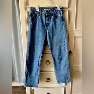 Levi’s Wedgie Straight Jeans. US size 25. Button-Down.